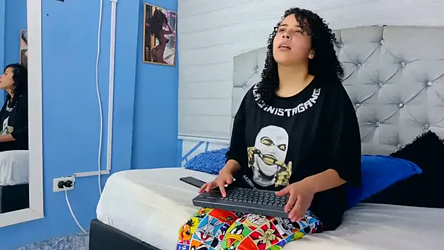 Emily_J18 — sexy naked public