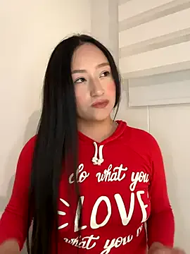 emily_roouse — Oil Massage + Squirt Show  