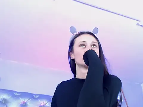 Emily_Swiftt — Blow a sexy KIss
