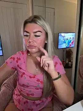 EmilyKingg — BOUNCE TITTIES 