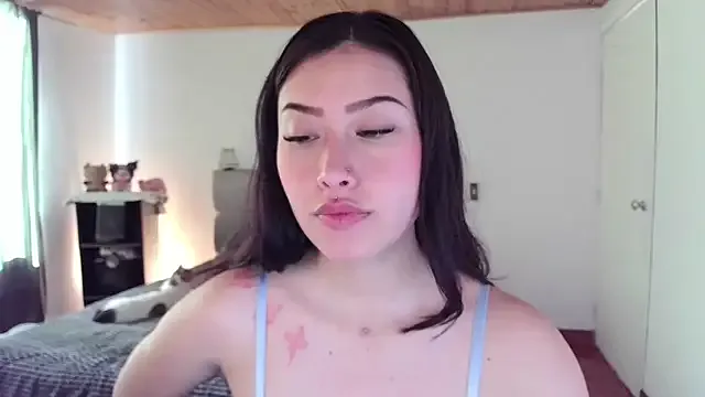 Emilyswan04 — Saliva on my Tits.