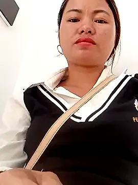 emly-xinh18 — Hello