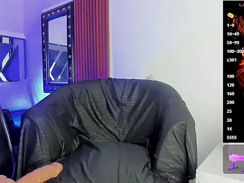 Emma_brown07 — fingers inside pussy