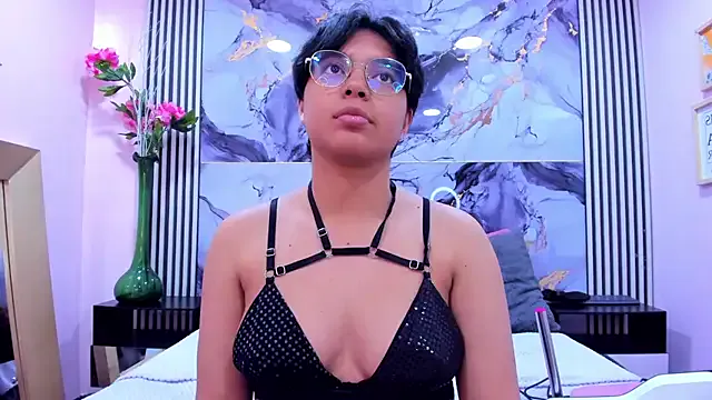 Emmaa_Lex — Panty off + 6 slaps pussy + clit tease