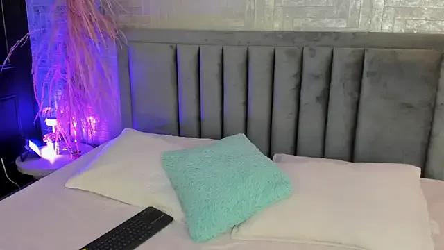 EmmaBlossom — Private on StripChat