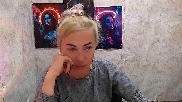 EmmaCat_ — striptease 10 min