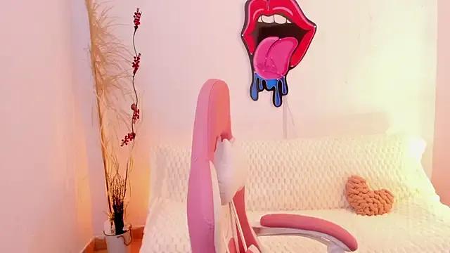 EmmaMyers1 — Topless 