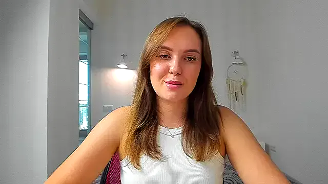EmmaNorman — red lipstick)))