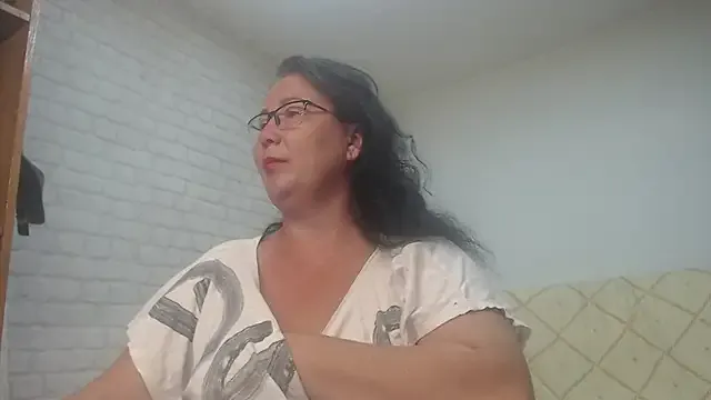 EmmaSquirt — make my bd happy