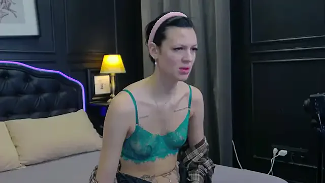 EmmaStarkk — show ass + 2 min control