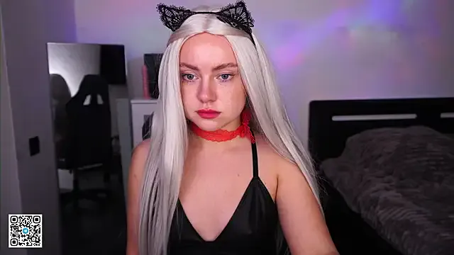 EnigmaLuna — Show pussy