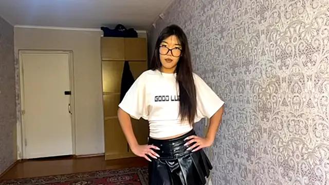 StripChat EsterCassius is Freechat EsterCassius — bring your face close to the camera