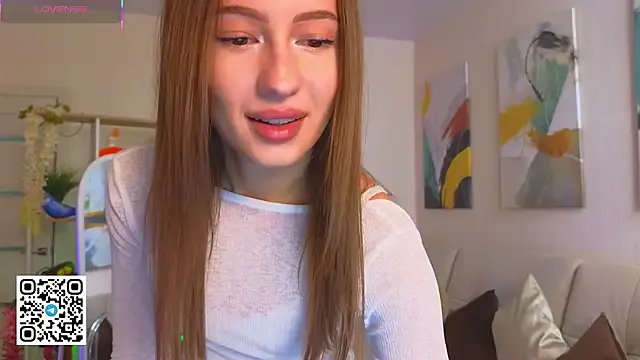 EsyaMeglin — Show Massage ass close to cam  