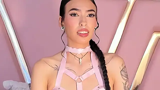Eva_Benely — make me squirt now