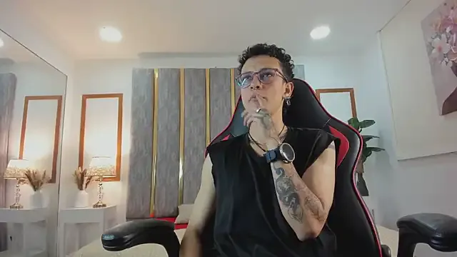 evan_smitt1 — Show pussy