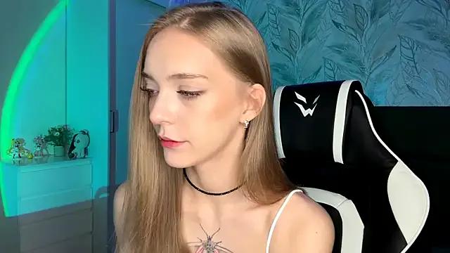 EvaPeace — unbutton the bra and dance naked back