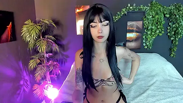 Evelyn_Russoo — SUCK DILDO