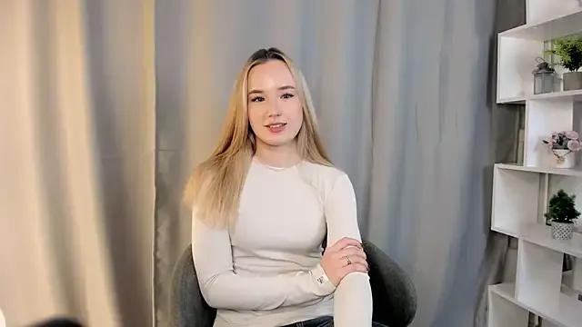 StripChat EveMcclearen is Private EveMcclearen — SMILE FOR YOU