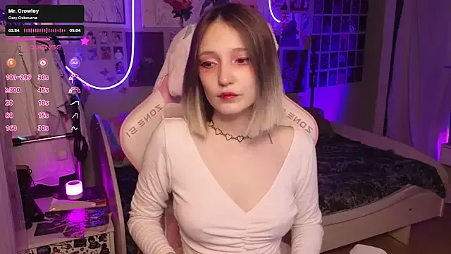 evierosen — naked oil boobs show