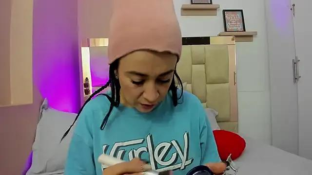 Eviiece — suck my nipples 