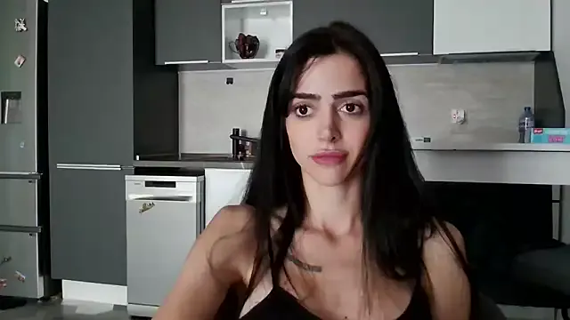 exotic_brunettee — Tip 150 tkns & get 1h lesbian/couple vid