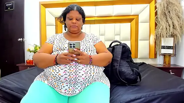 Exoticbigmandy — Please my pussy, I want to squirt