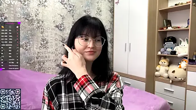 FakeLamb — flash my pussy