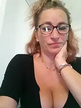 StripChat Fifi83Bell is Freechat Fifi83Bell — Enlever mon Tee shirt