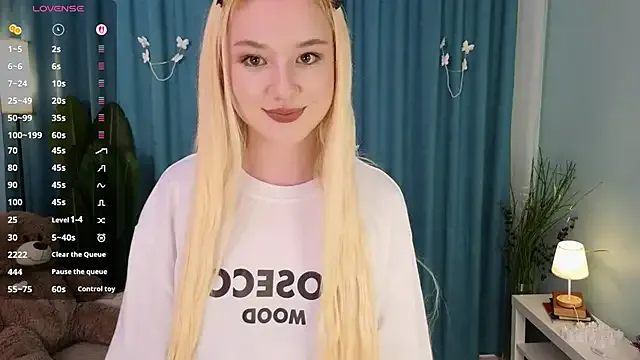 Flirty_lee — show tongue