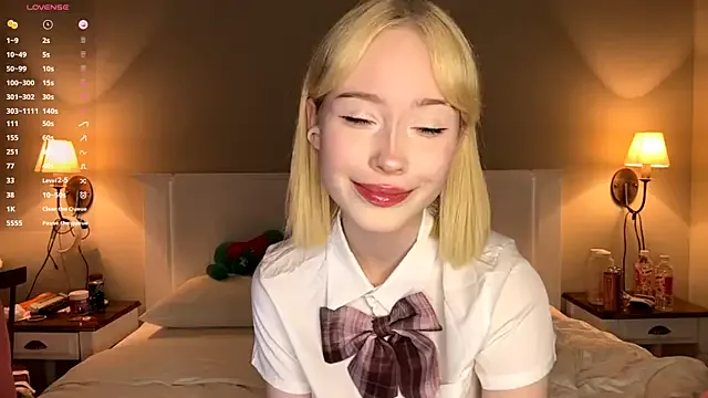 FlowMia — I want to suck my fingers in slow motion