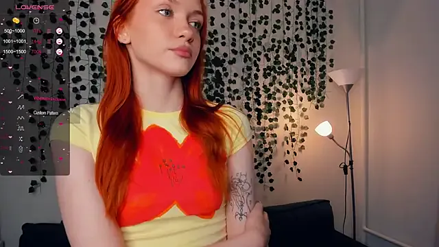 Foxy_blush — my first day here <3 lick finger