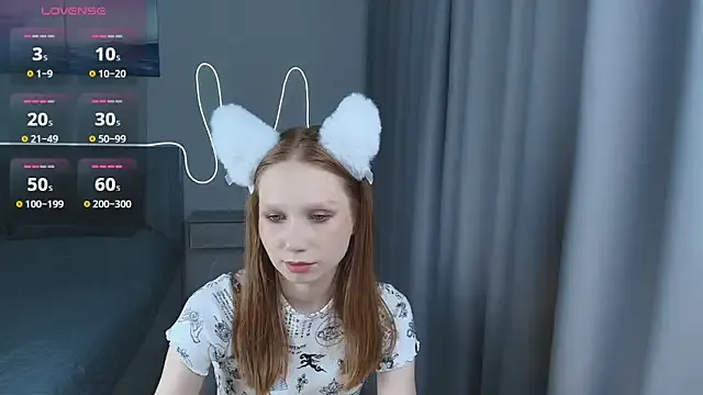 FoxyMira — Show feet