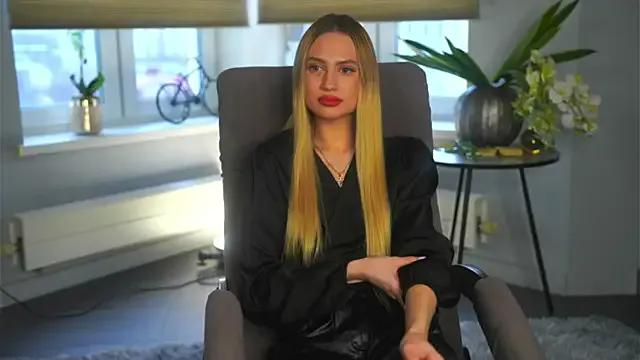 FreidaLerew — Showing off my outfit