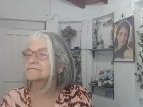 FunnyGrandma — Freechat on StripChat