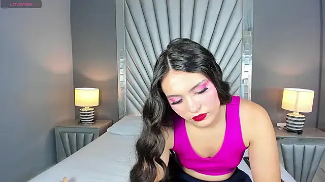 Gabby_Bale —  Soft ass spank