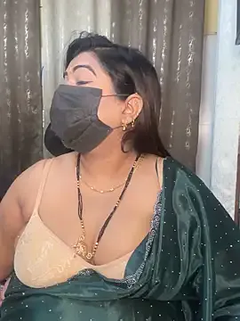 GEET-LOVE — BOOBS  OILING