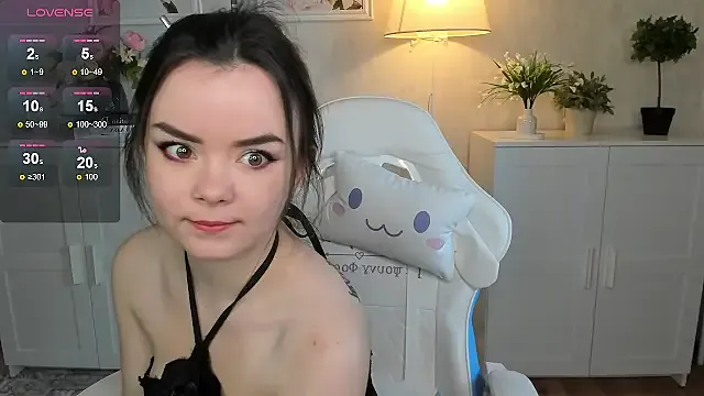 Gentle_Ariel —  play pussy through panties  