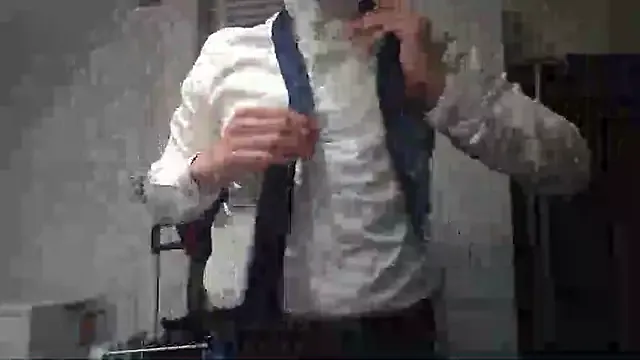 GentlemanMoney_ — Douche en public 