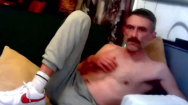 GeT_me_in_u — cl0uds and horny chaTTinG