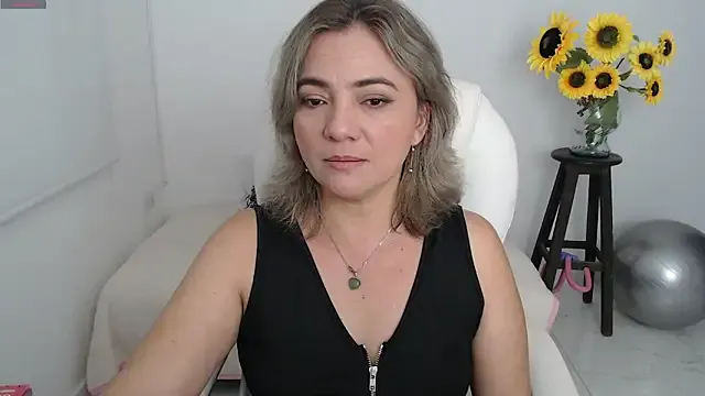 Ghada_milf — naked in public