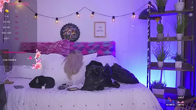 Gia_Moretti_ — Panty off + show pussy