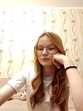 StripChat Ginger_Emma is Freechat Ginger_Emma — Take off T-shirt for 40 sec