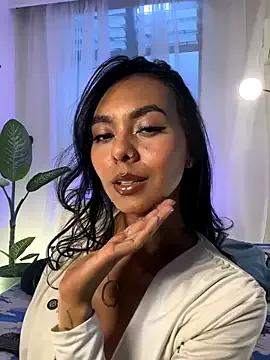 GiorgiaLuxee — tease titts