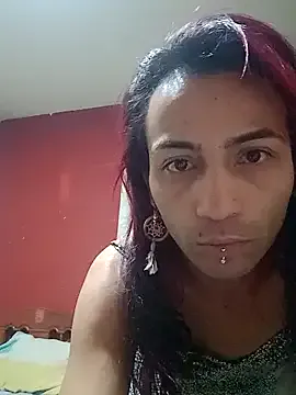 Gisselly_ — T-shirt up tease 