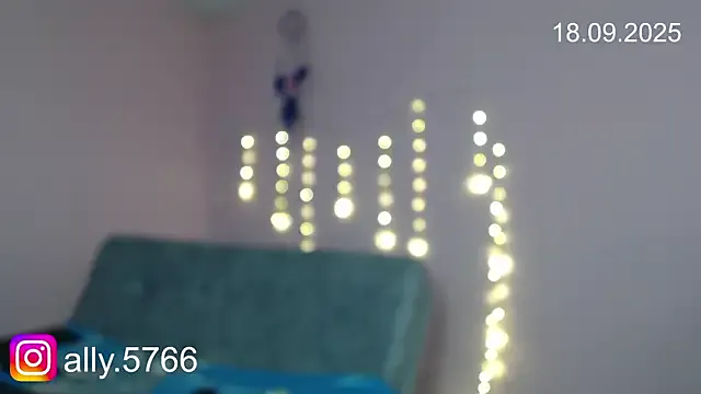 GoalXCouple — Flash boobs