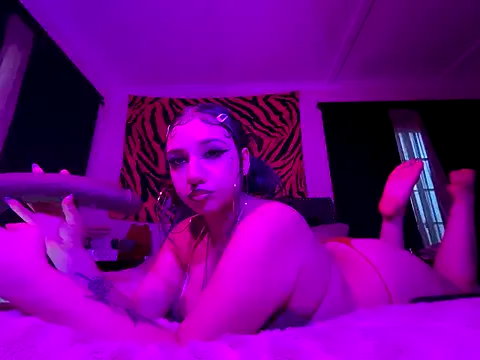 GoddessJemma — Honey on feet 