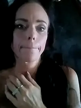 Goldie_Lockx-666 — My first solo GIG HELP ME
