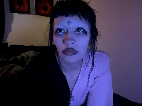 Gothbabbi — take my tits out !