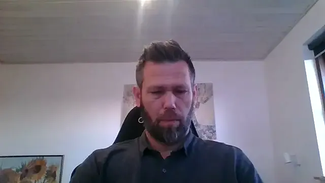 Gotta1 — Play my cock and cum mmmmmmmm