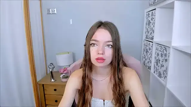 GraceLips — Take off my bra:)